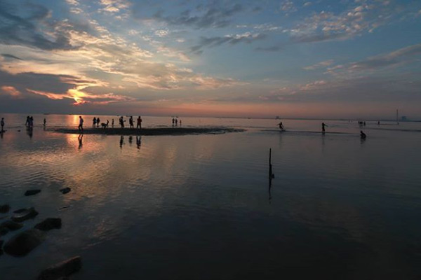 Kejawanan Beach, Cirebon